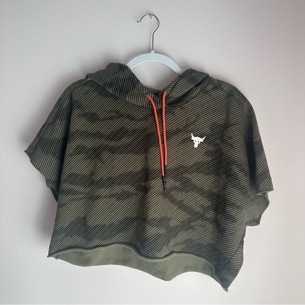 Under Armour Project Rock Olive Green & Black Cropped Short Sleeve Hoodie